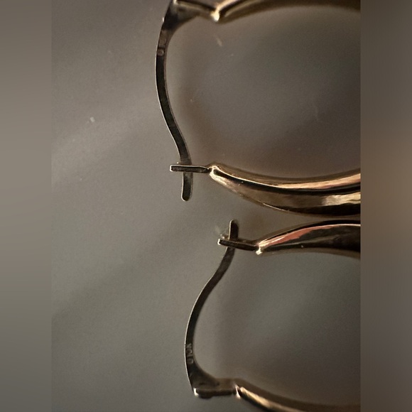Vintage 10k gold hoop earrings - Picture 3 of 6